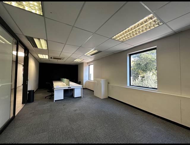 74M² OFFICE TO LET IN SANDTON CENTRAL